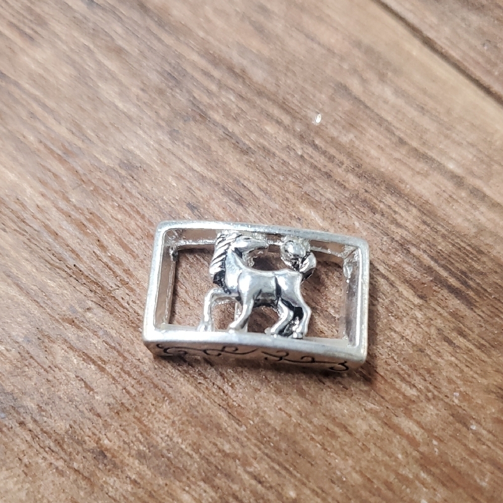 P270 Stallion Horse Antique Buckle Styled Pendant